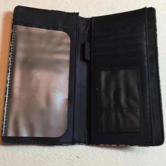 🍁American Tourister checkbook wallet. - Picture 6 of 8